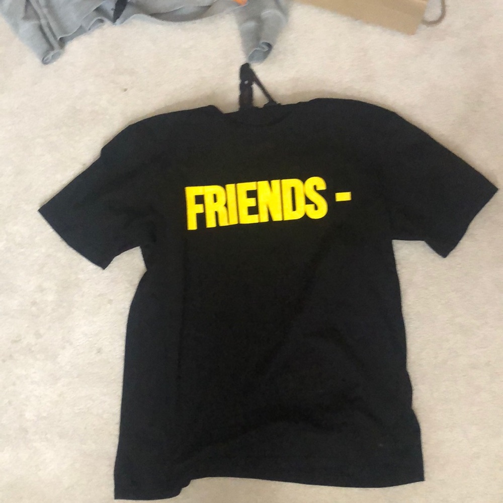 Vlone “Friends” T-shirt size L (fits like an XL)